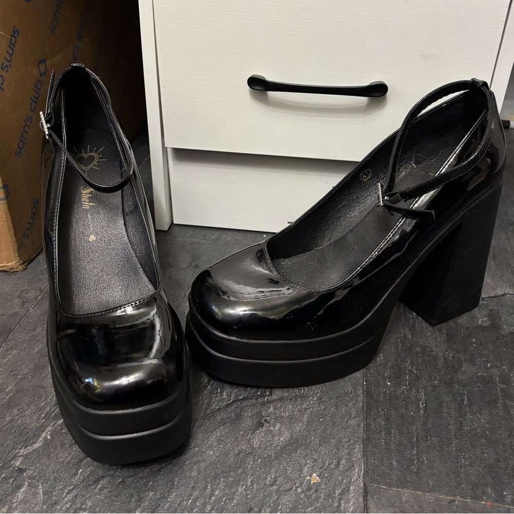 SHEIN Glossy Black Platform Heels